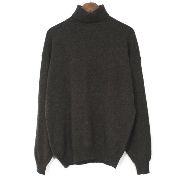 Mitsumine Wool Turtle Neck Sweater