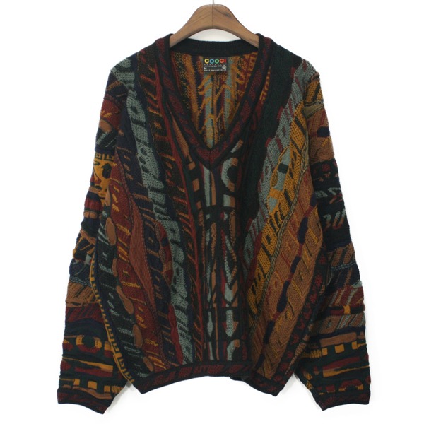 COOGI Heavy Wool V-neck Sweater