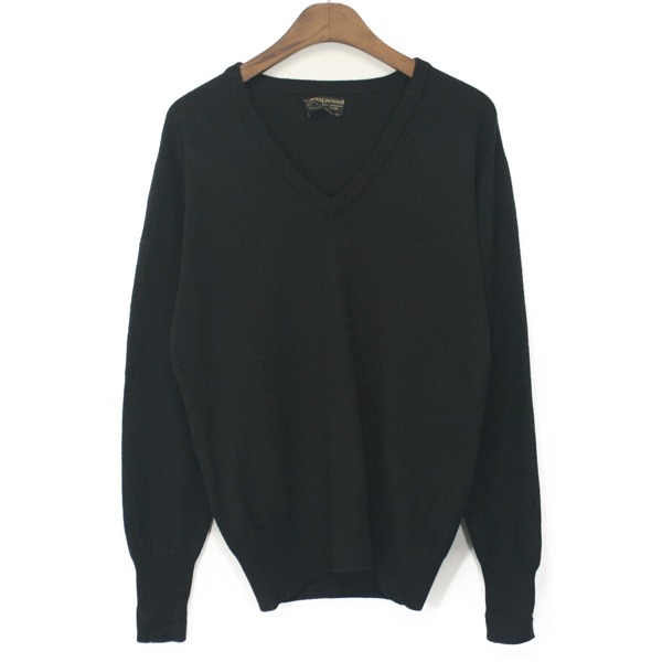 New &amp; Lingwood Wool V-neck Sweater